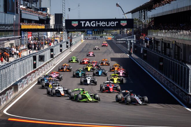 2026年FIA F2第11戦マドリード スプリントレースのスタート