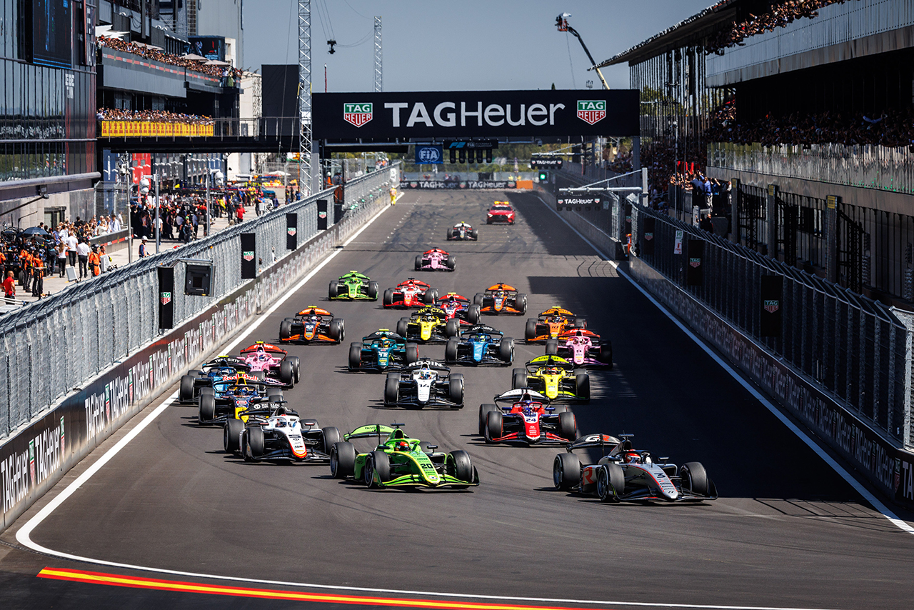 2026年FIA F2第11戦マドリード スプリントレースのスタート