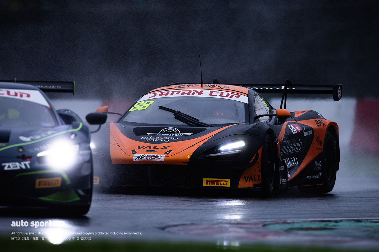 SROジャパンカップ鈴鹿レース2はHitotsuyama with CORNES RACINGがポール・トゥ・ウイン。逆転戴冠でシリーズ連覇