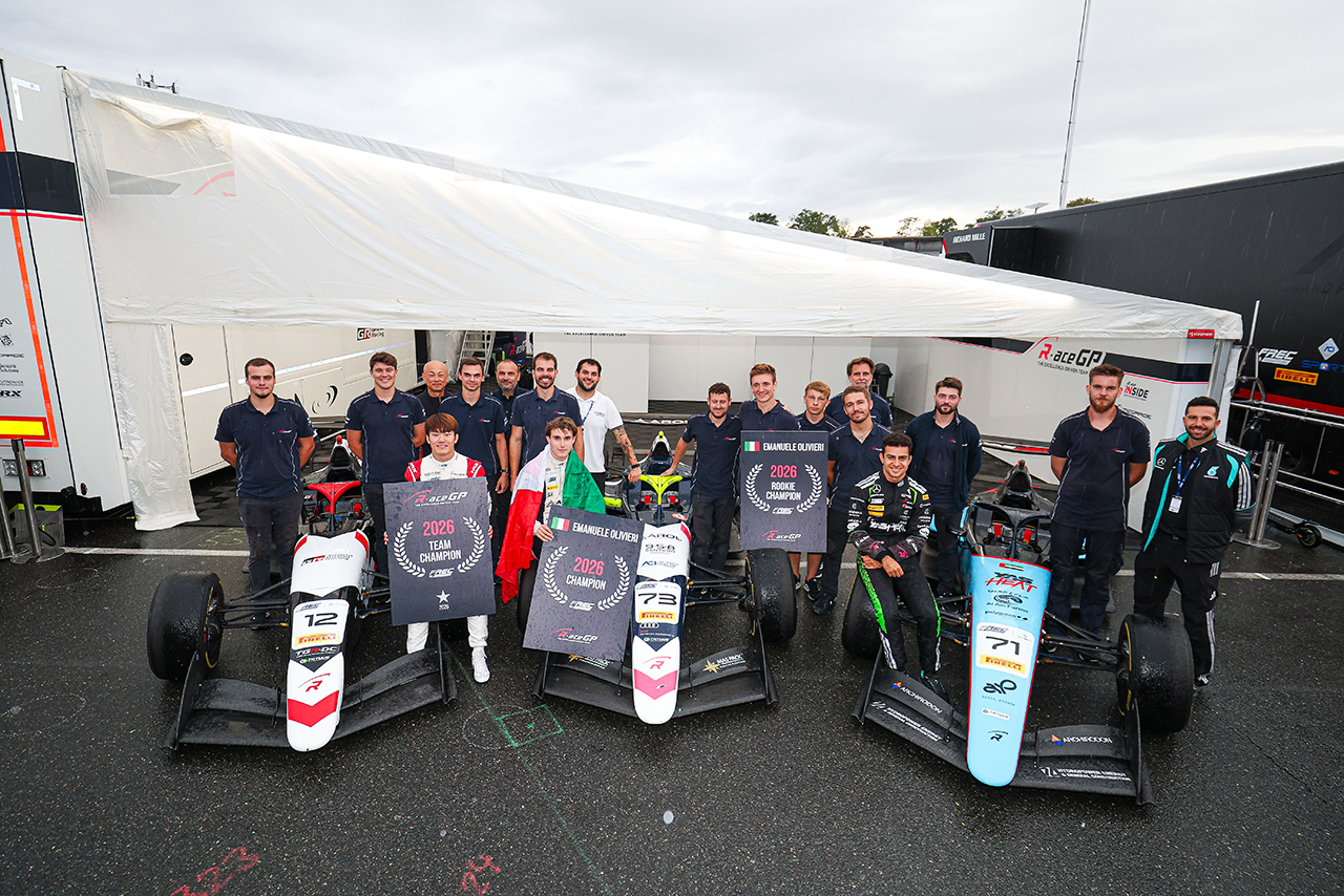 2026年FIAフォーミュラ・リージョナル・ヨーロッパ選手権（FIA FREC）のチームタイトルを獲得したR-ace GP