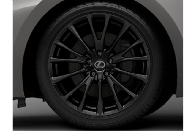 レクサス『IS』が一部改良。ブラックのBBS製アルミホイールを採用した特別仕様車を新設定