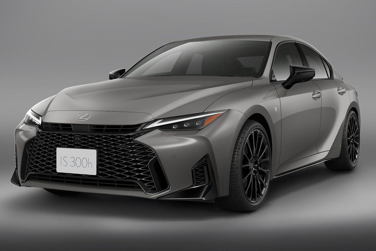 レクサス『IS』が一部改良。ブラックのBBS製アルミホイールを採用した特別仕様車を新設定
