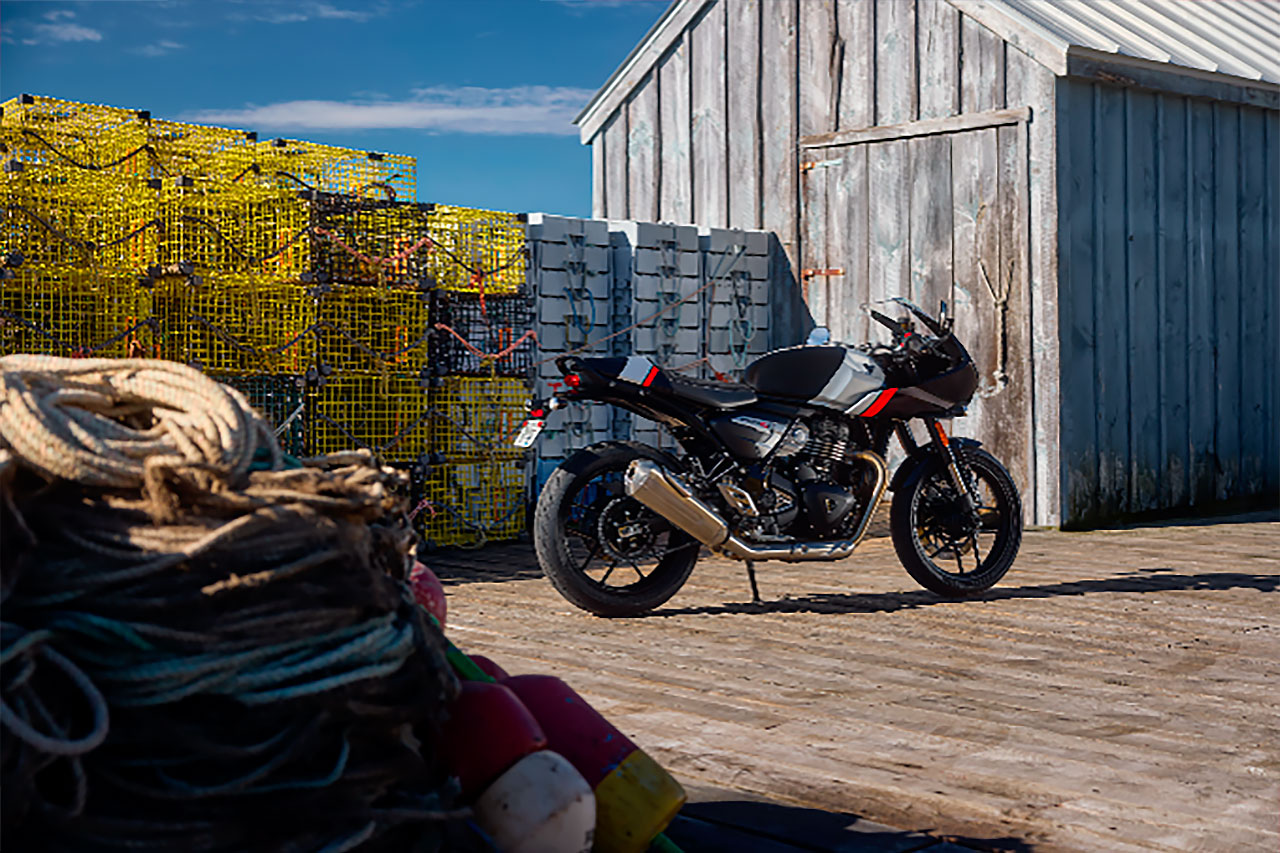 トライアンフ Thruxton 400