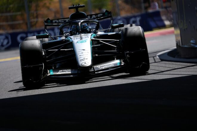 メルセデスW17をドライブするジョージ・ラッセル