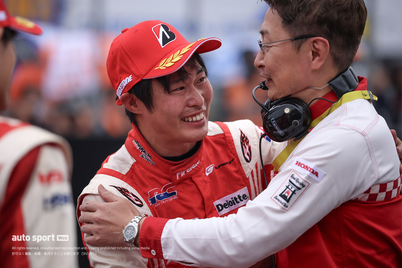「今回こそは勝ちたい」耐えて繋いだAstemo野村が雪辱のGT500初優勝。ベテラン塚越の目には涙／スーパーGT第6戦SUGO