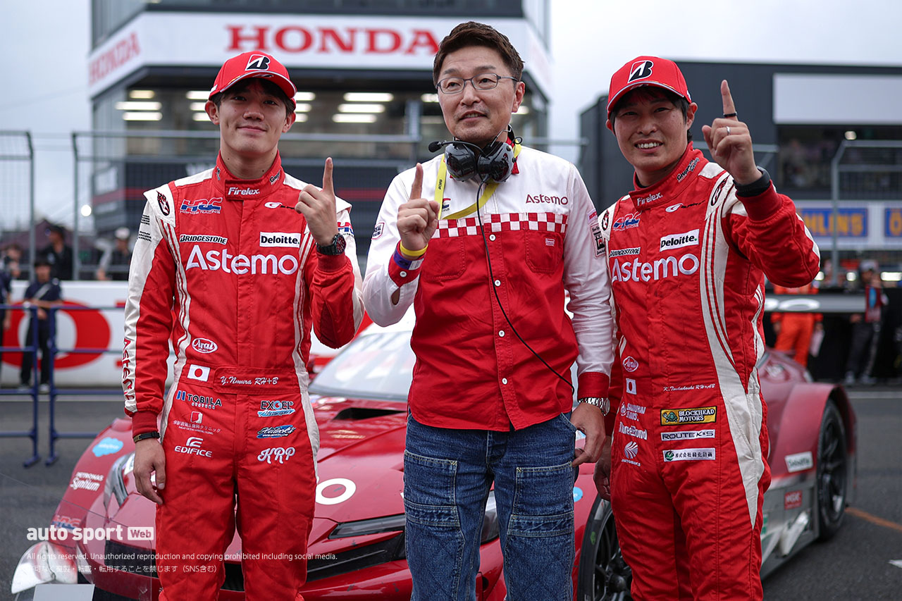 「今回こそは勝ちたい」耐えて繋いだAstemo野村が雪辱のGT500初優勝。ベテラン塚越の目には涙／スーパーGT第6戦SUGO