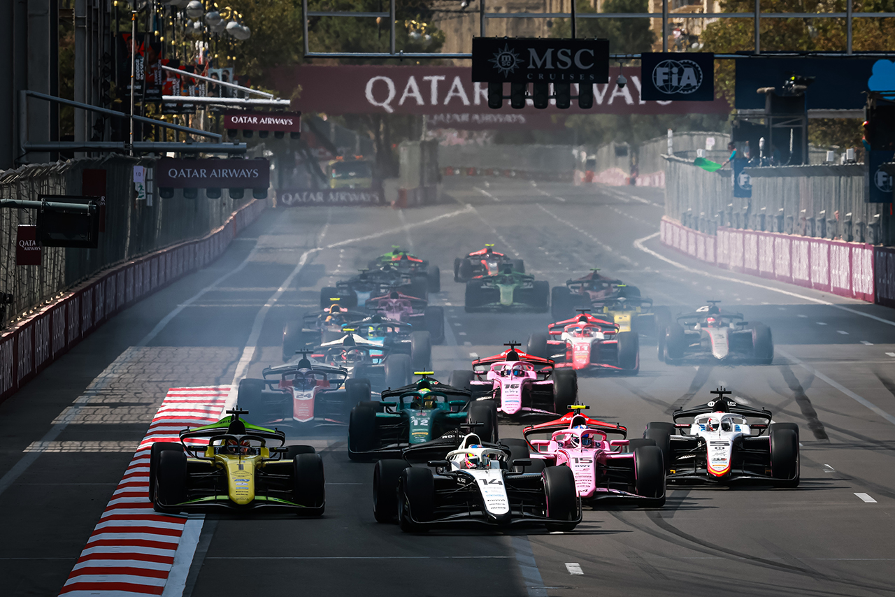 2026年FIA F2第12戦バクー フィーチャーレース2のスタート