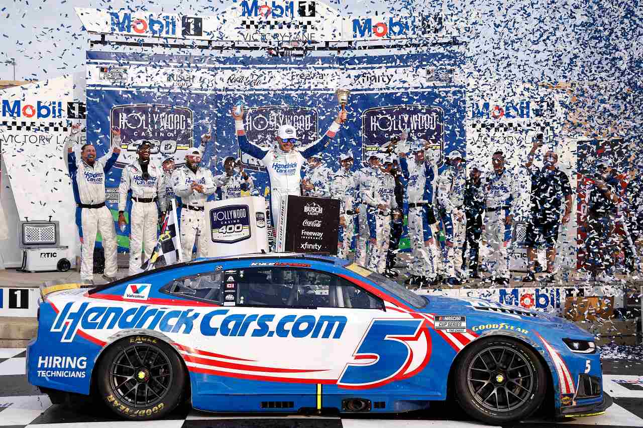 チェイスの主導権を完全掌握へ。絶好調カイル・ラーソンがポストシーズン2勝目／NASCAR第30戦