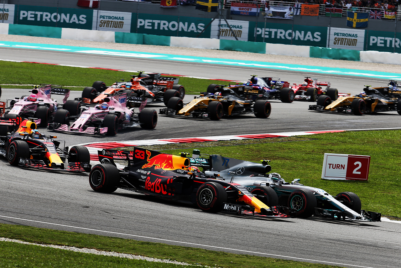 2017年F1第15戦マレーシアGP　スタート