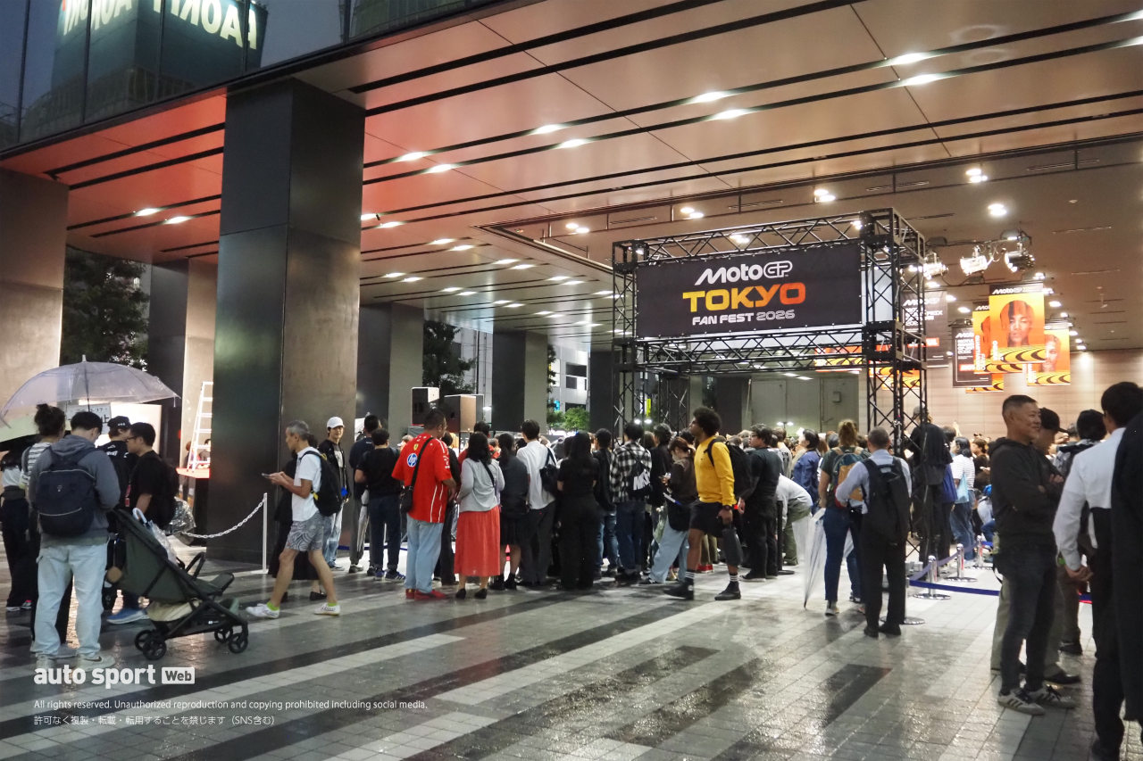 日本GPを前に11名の選手が秋葉原に降臨！雨でも会場は大盛況／MotoGP Fan Fest Tokyo