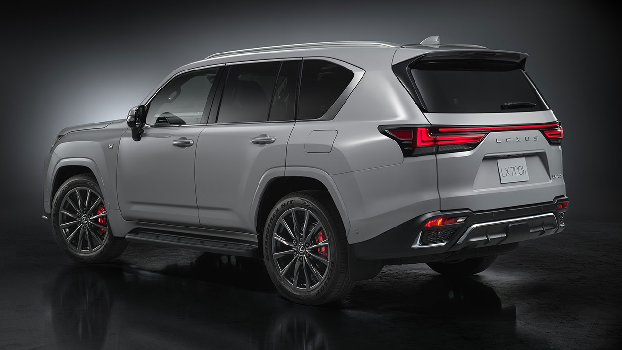 レクサス『LX』の一部改良で“F SPORT”が追加。専用内外装とチューニングで走る喜びを追求