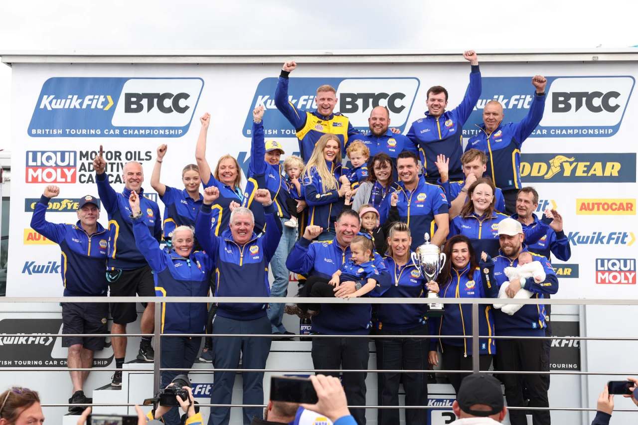 年間4レースを残した段階で、アシュリー・サットンが前人未到5度目のチャンピオンを獲得／BTCC第9戦