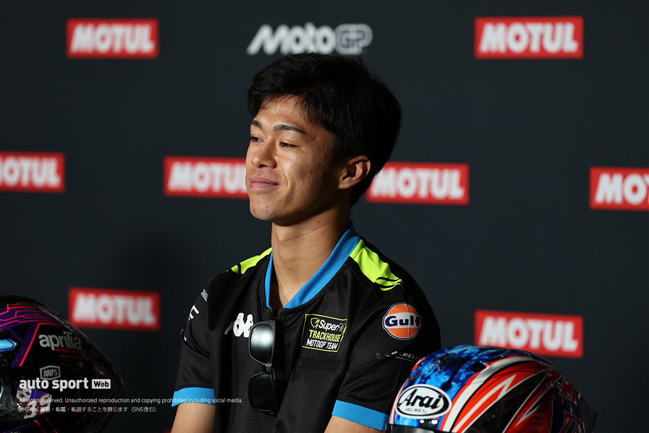 木曜プレスカンファレンスに出席した小椋藍（スーパーファイル・トラックハウスMotoGPチーム）／2026MotoGP第16戦日本GP