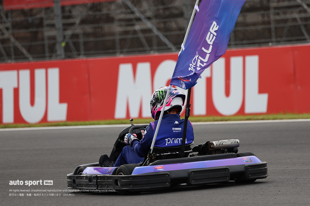 ホームストレートを逆走するジャック・ミラー（プリマ・プラマック・ヤマハMotoGP）／2026MotoGP第16戦日本GP