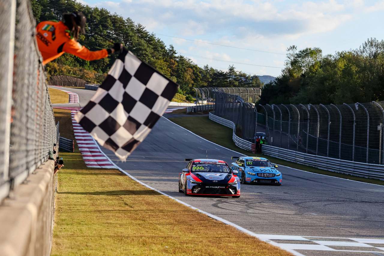 貫禄のアズコナがヒョンデのホームで2勝。伏兵アンダーソンも初優勝／TCRワールドツアー第5戦