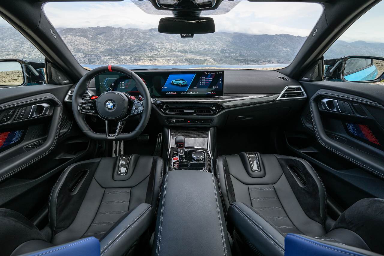 BMW最小のMモデル『M2』に4輪駆動版を追加。最小SAV『X1』には特別仕様車“Luxury Edition”も設定