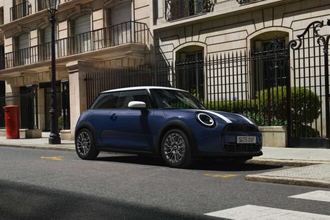 『MINI』の3＆5ドアに伝統のデザインを現代的に解釈した特別仕様車“SLOANE STREET EDITION”が登場