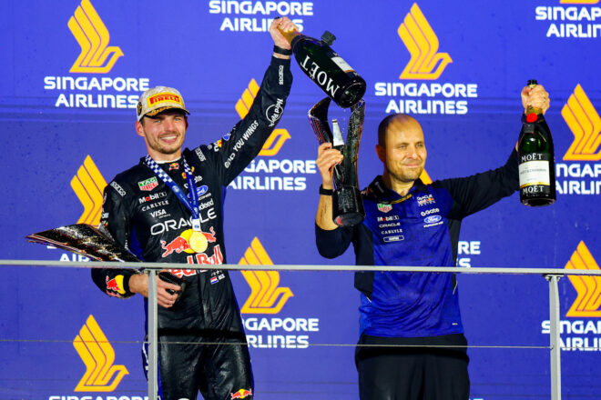 優勝したマックス・フェルスタッペン（レッドブル）とレースエンジニアのジャンピエロ・ランビアーゼ