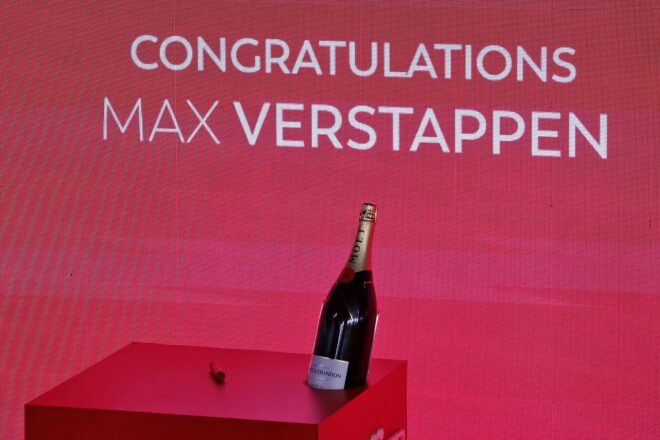 　勝者マックス・フェルスタッペン（レッドブル）用のシャンパン