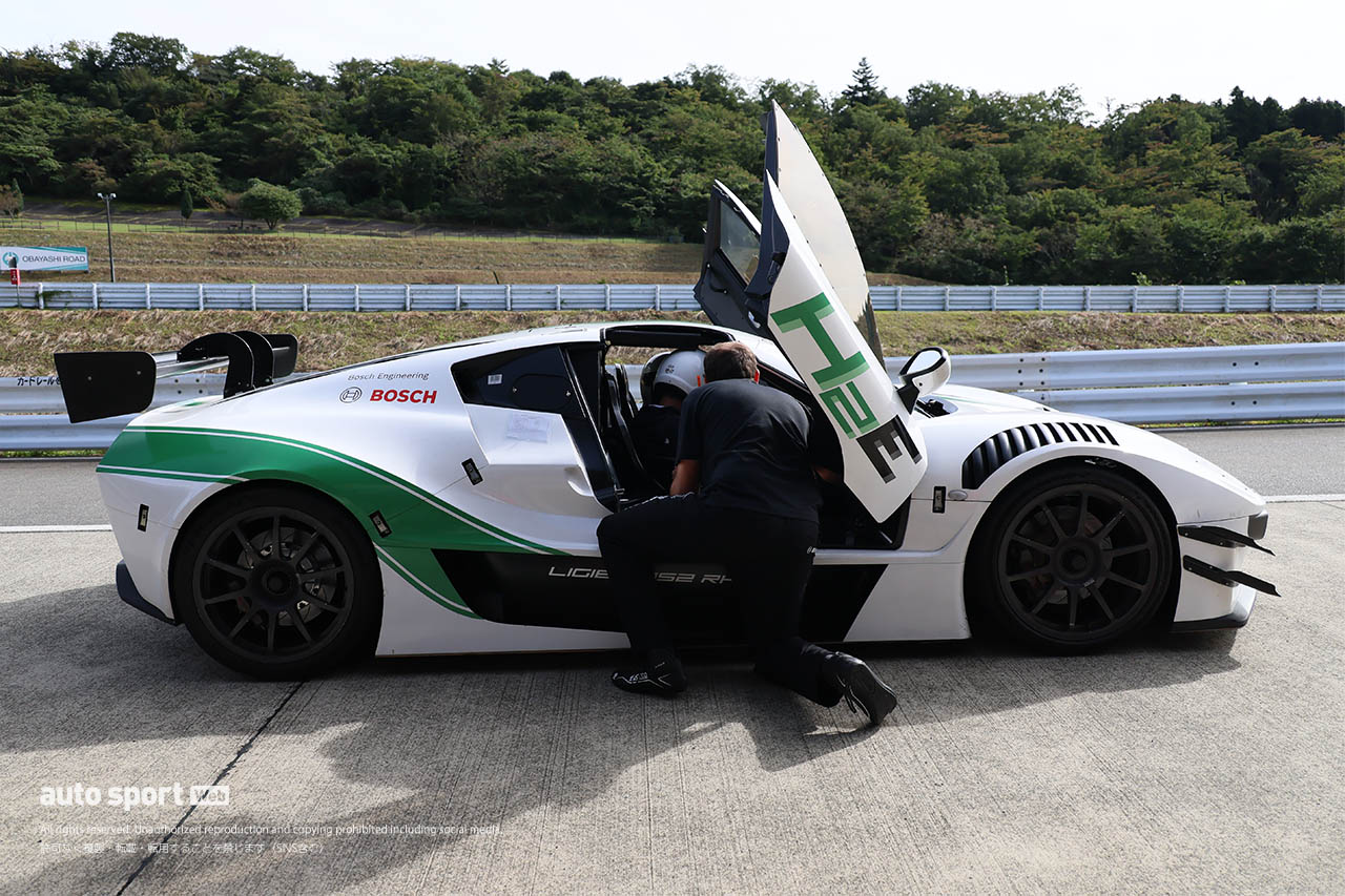 水素エンジンの迫力と、新開発サーキット用自動ブレーキに驚き。ボッシュエンジニアリング20周年記念イベントを体感レポ