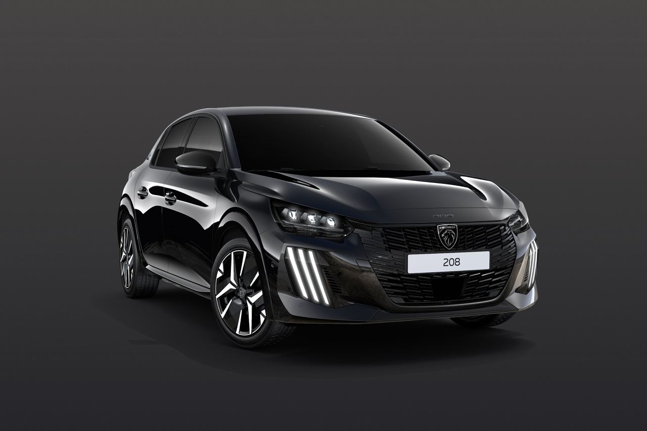 プジョーの『208』に初採用カラーの限定車“Black Edition”が登場。上質なシート素材と快適装備も