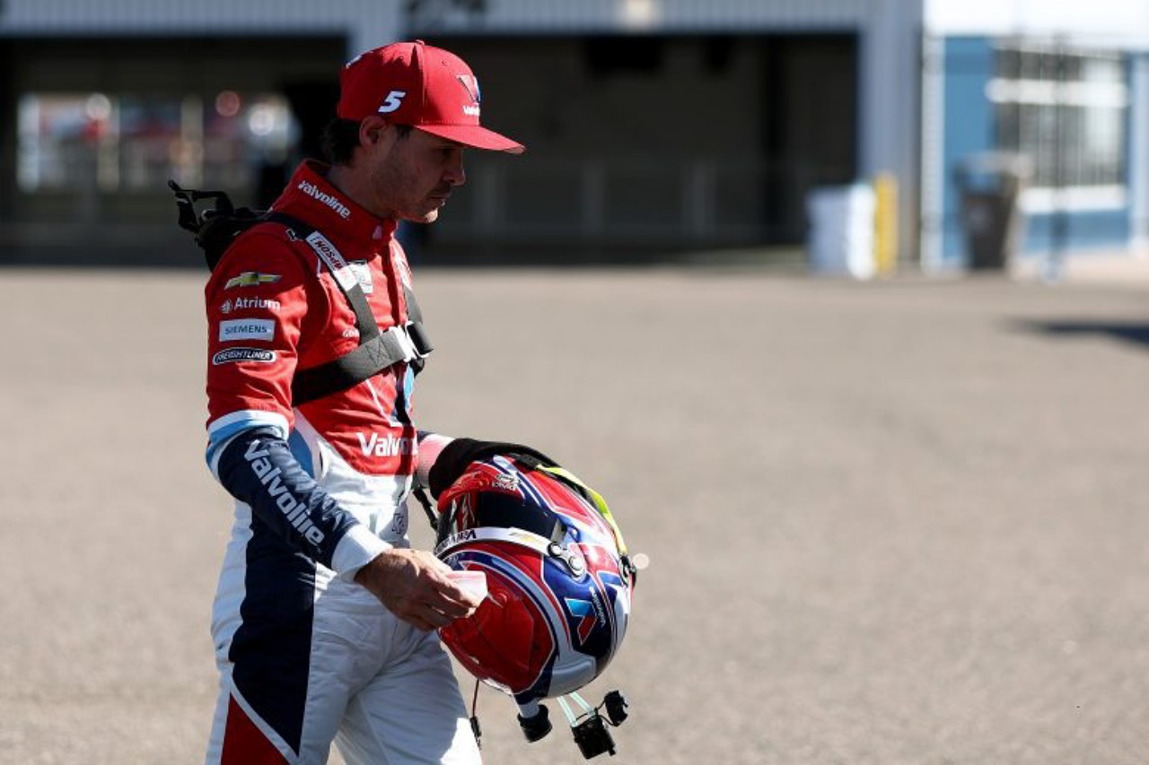 タイラー・レディックが約半年ぶり復活勝利。トヨタがマニュファクチャラー王座獲得／NASCAR第33戦