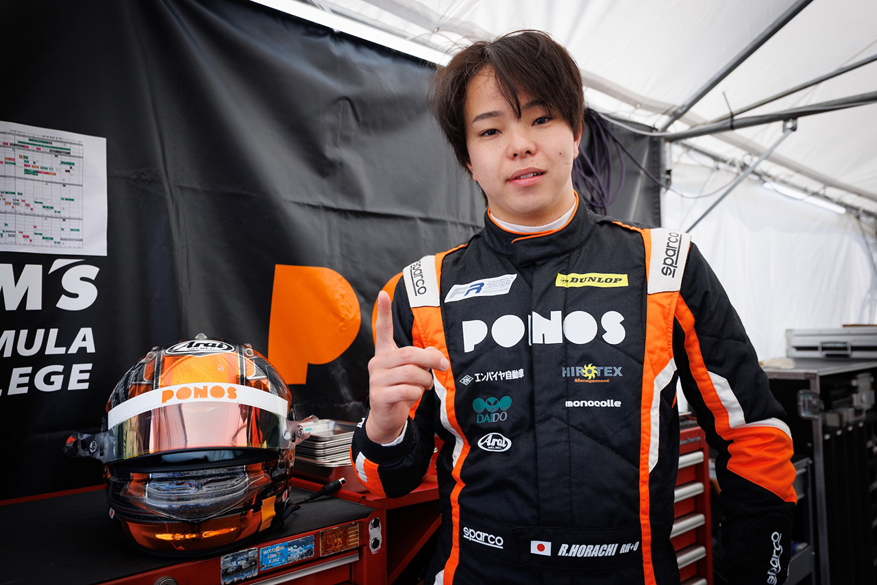 洞地遼大（PONOS RACING F111/3）