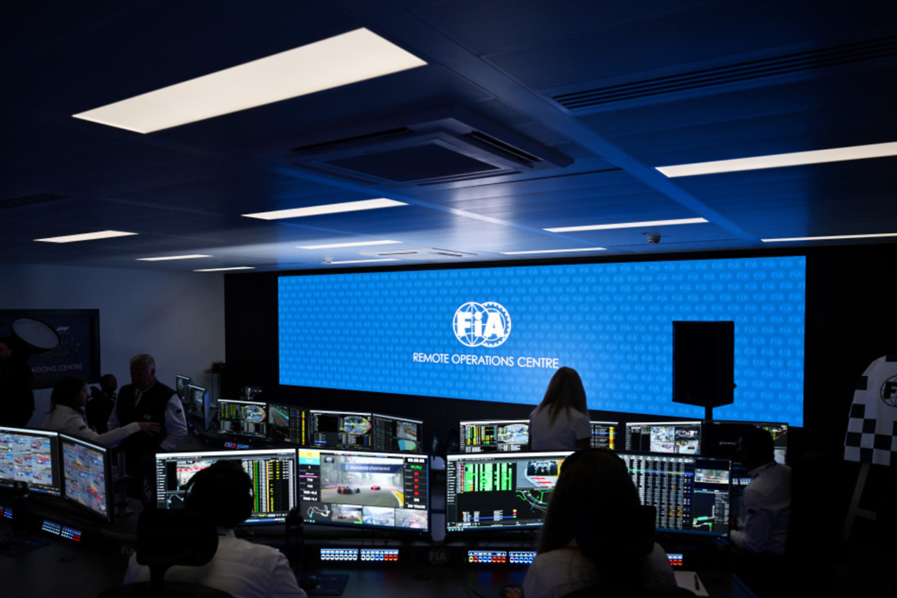 イギリスのビギン・ヒルにあるF1のメディア・テクノロジー・センター内に開設されたFIAリモートオペレーションセンター