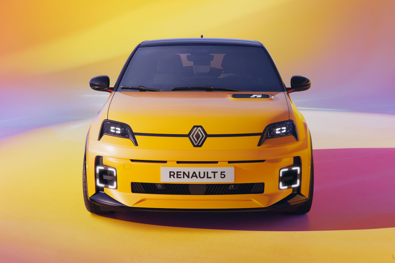 ルノー・ジャポン、新型EV『5（サンク）』『アルピーヌA290』の日本上陸を予告。11月発売へ