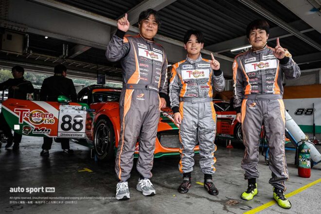 村上博幸／岡本大地／太田達也（トレジャーワンwith 村上モータースMAZDAロードスター）