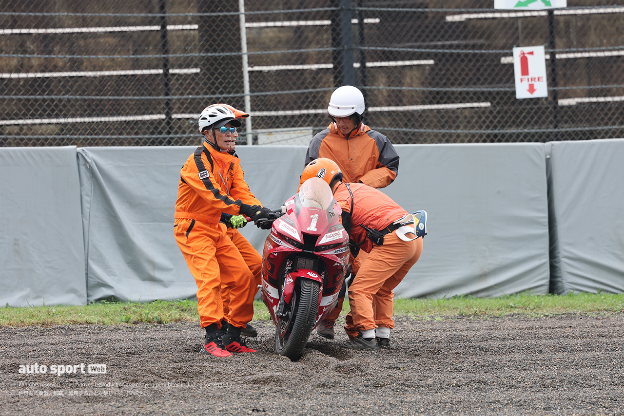 転倒した羽田太河（Astemo Pro Honda S I Racing）のマシン／2026全日本ロード第7戦鈴鹿 ST1000 決勝