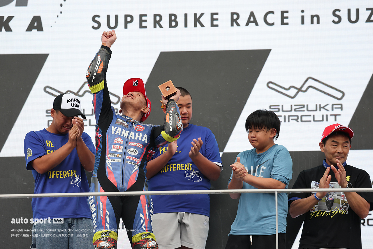 ラストレースで優勝を飾った中須賀克行（YAMAHA FACTORY RACING TEAM）／2026全日本ロード第7戦鈴鹿 JSB1000 レース2