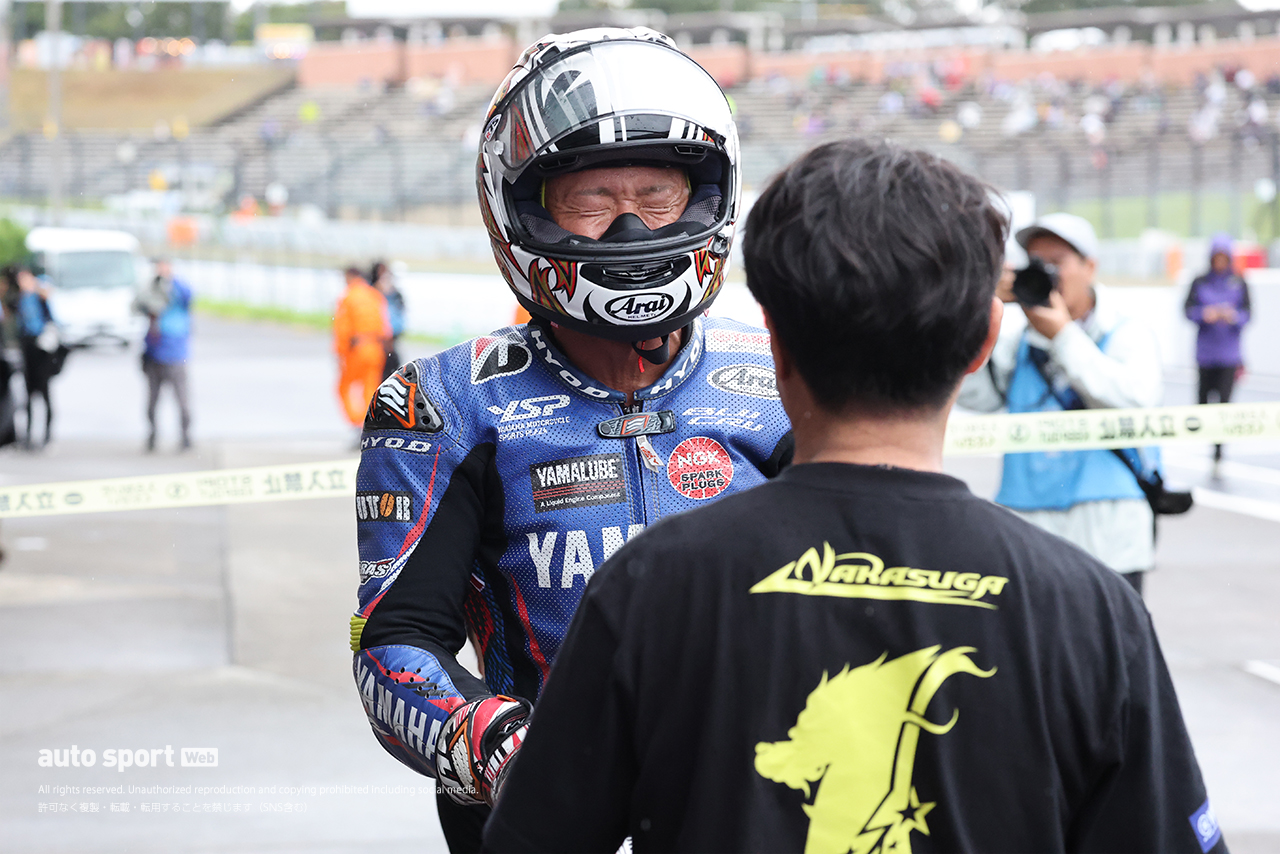 ラストレースで優勝を飾った中須賀克行（YAMAHA FACTORY RACING TEAM）／2026全日本ロード第7戦鈴鹿 JSB1000 レース2