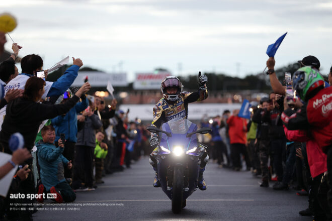 中須賀克行（YAMAHA FACTORY RACING TEAM）の引退セレモニーの様子／2026全日本ロード第7戦鈴鹿 JSB1000