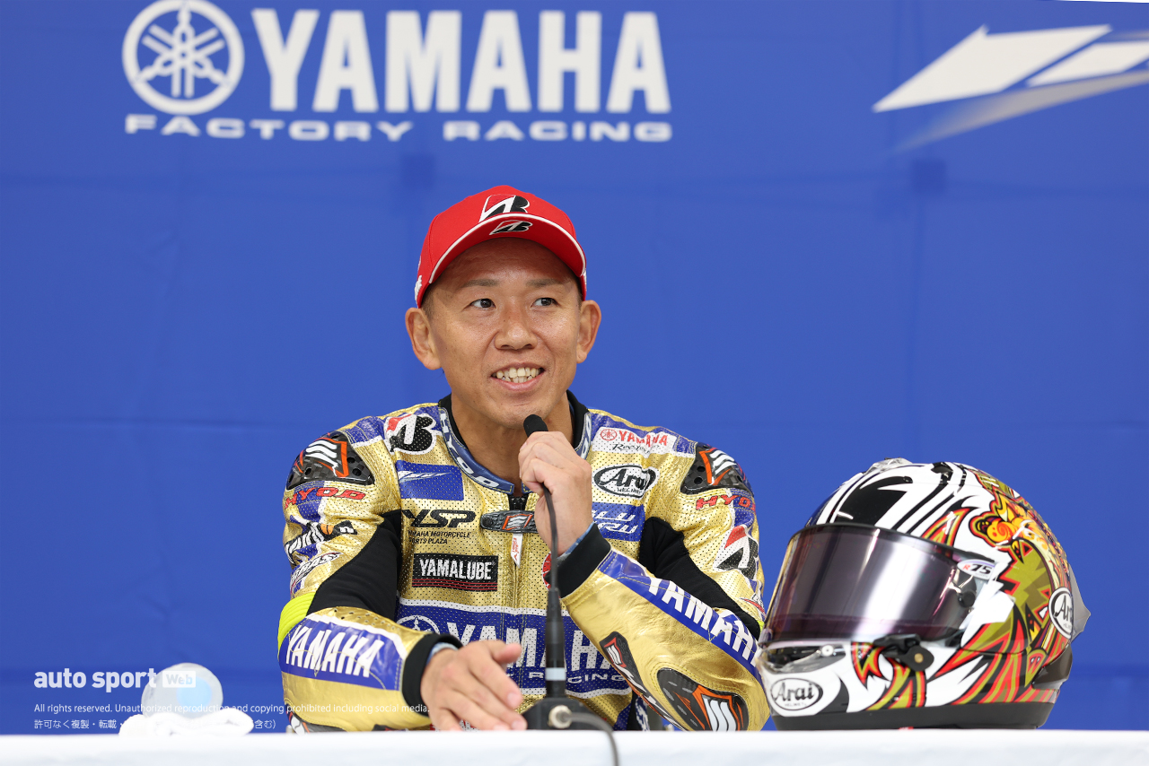 引退会見に笑顔で出席した中須賀克行（YAMAHA FACTORY RACING TEAM）／2026全日本ロード第7戦鈴鹿 JSB1000 レース2