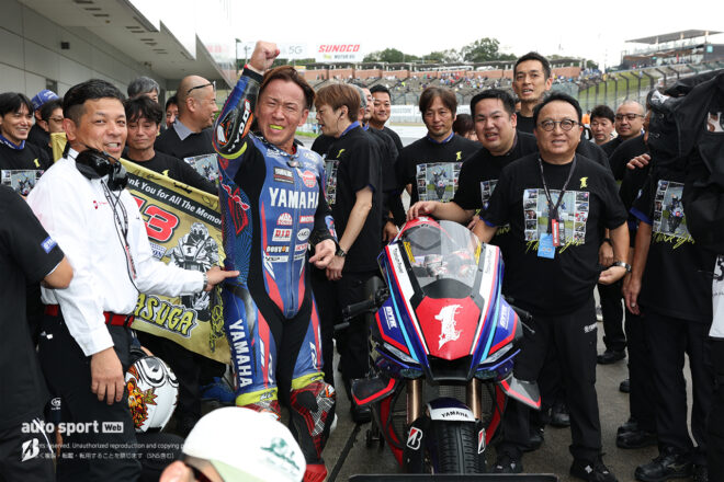 ラストレースで優勝を飾った中須賀克行（YAMAHA FACTORY RACING TEAM）／2026全日本ロード第7戦鈴鹿 JSB1000 レース2
