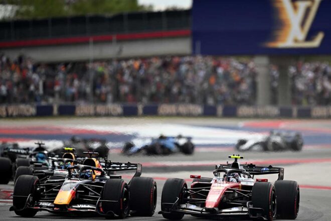 マックス・フェルスタッペン（レッドブル）＆ルイス・ハミルトン（フェラーリ）