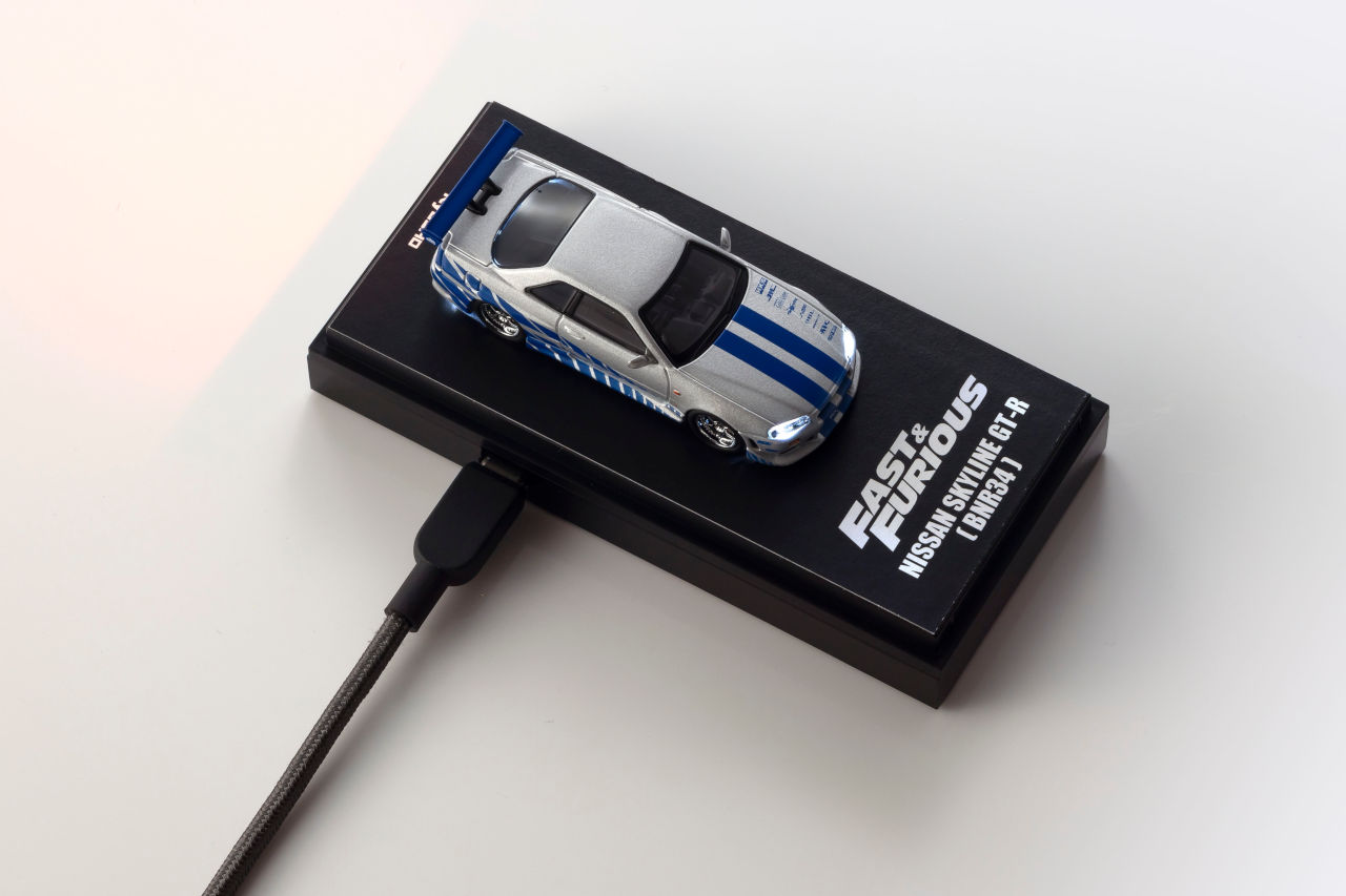 『ワイルド・スピード』のR34スカイラインGT-Rが京商ミニカー＆ブックに登場。10月30日からファミリーマートで発売
