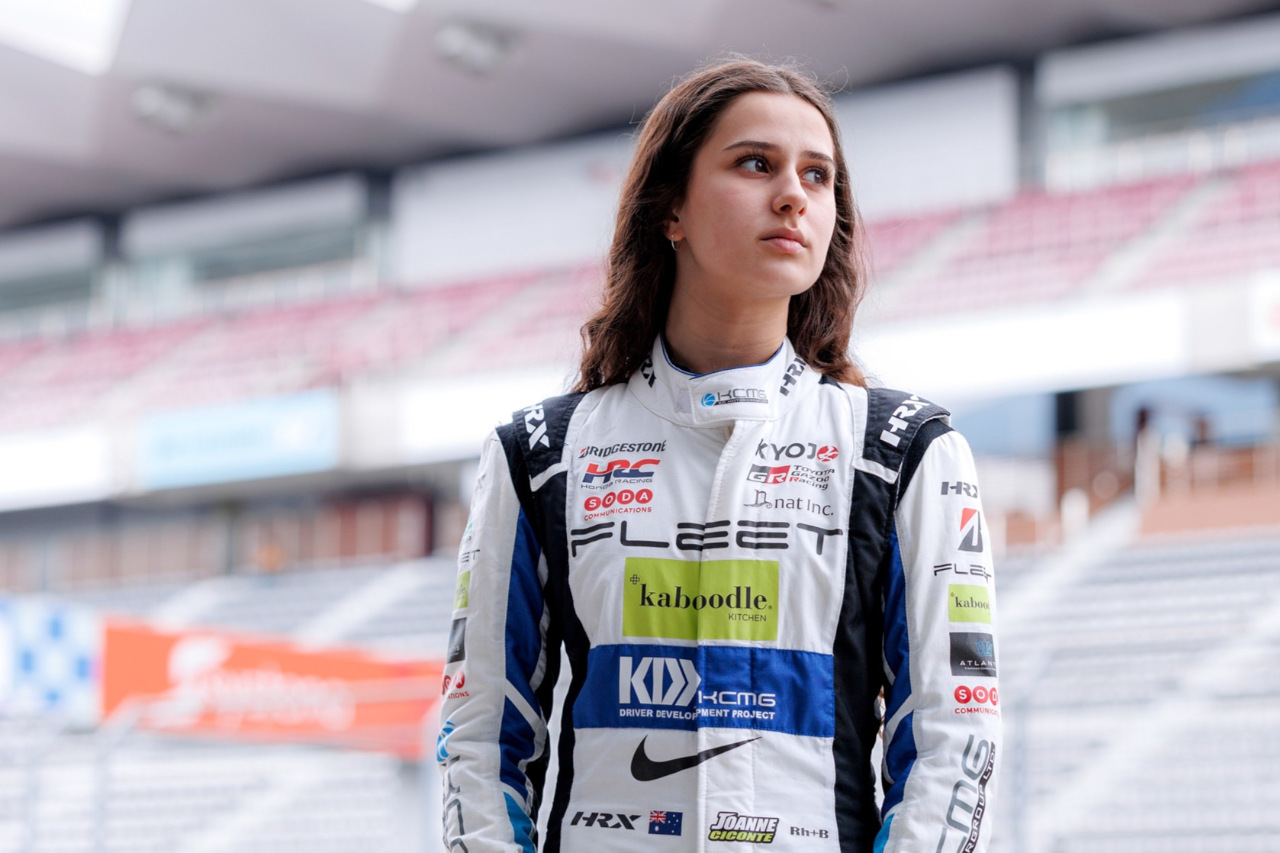 F1アカデミーの経験携え豪州から来日。人生をレースに捧げる17歳【KYOJOインタビューVol.20／ジョアンヌ・チコンテ】