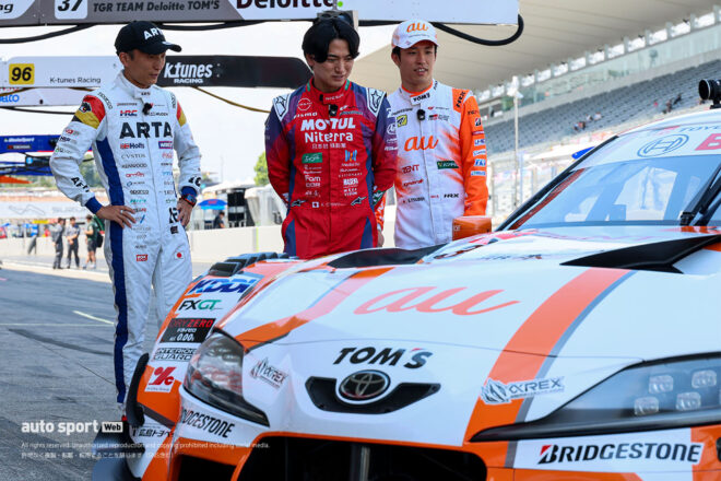 【動画】ついに王者au TOM’S GR Supraのコクピットに潜入。野尻と千代へ、トムスの粋な“お出迎え”も