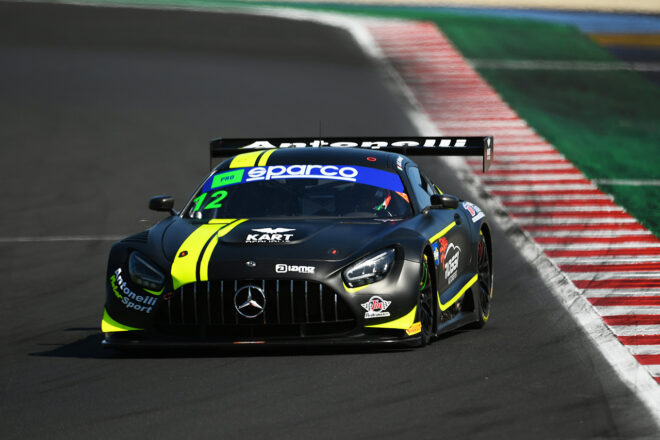 メルセデスAMG GT3エボのステリングを握ったアンドレア・キミ・アントネッリ