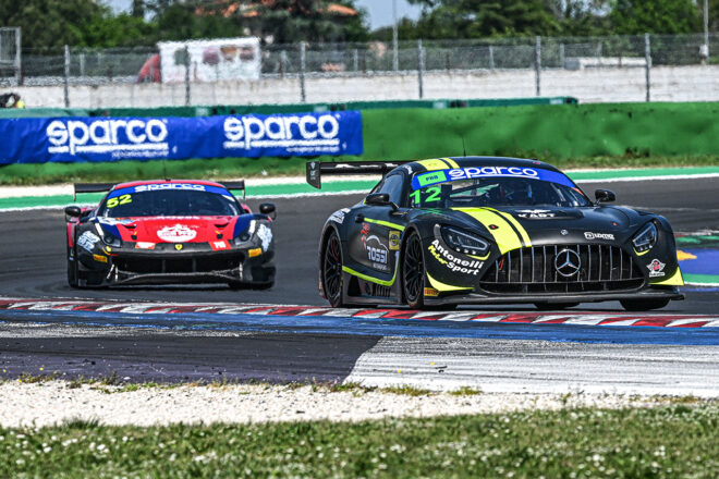 メルセデスAMG GT3エボのステリングを握ったアンドレア・キミ・アントネッリ