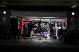 2026年F1第19戦メキシコシティGP　金曜日夜間のレッドブルのガレージ